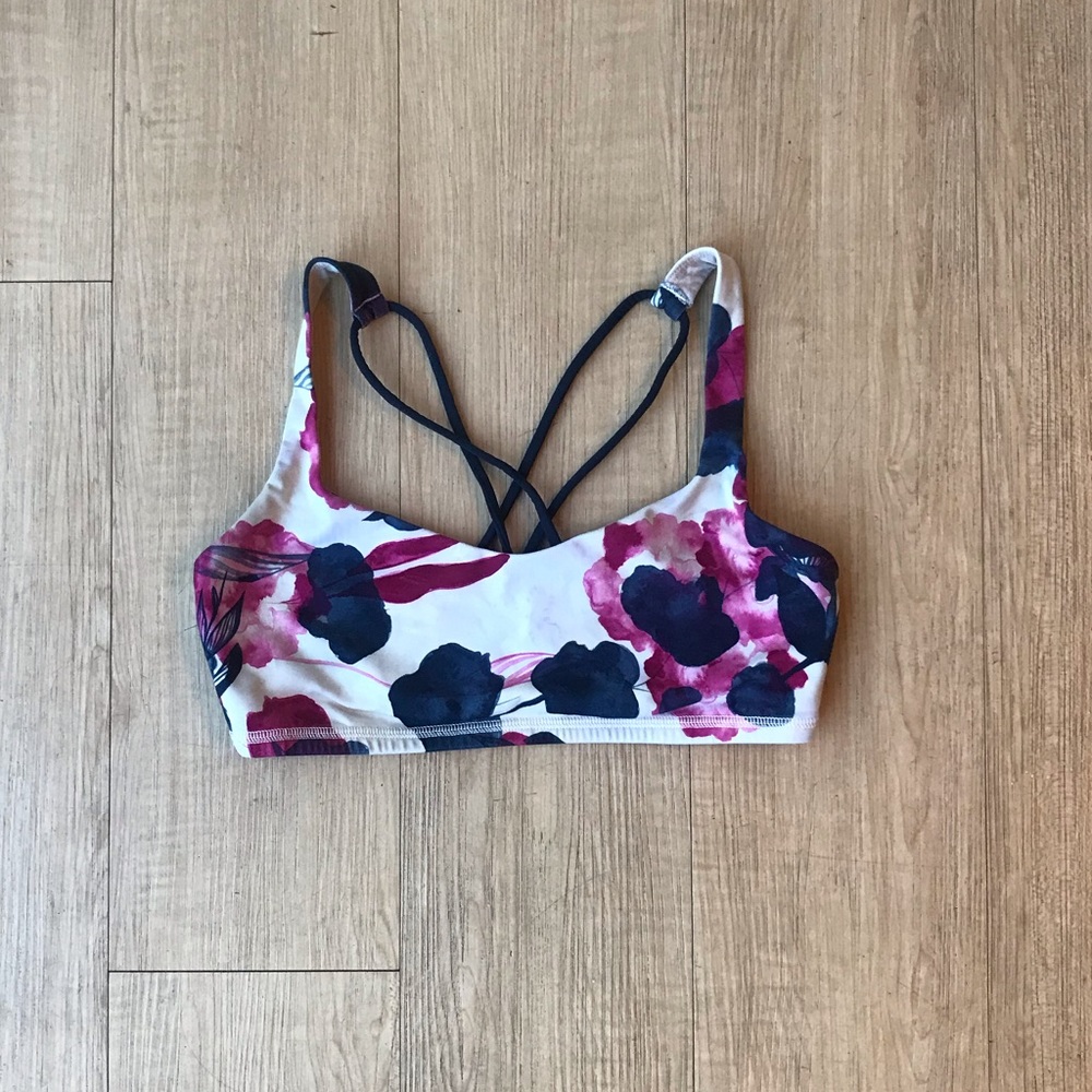 Lululemon free to be bra